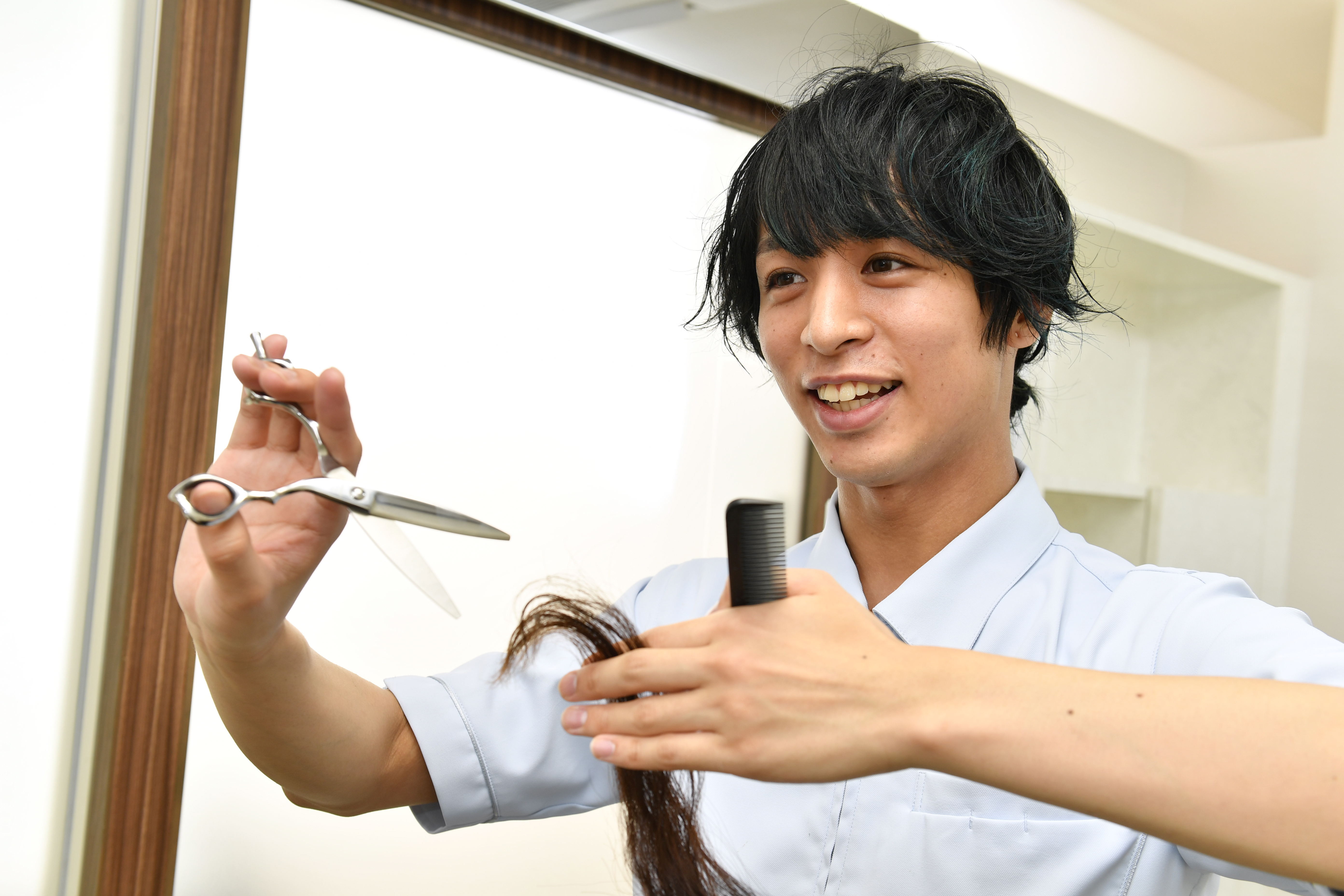 ヘアスタイリスト（理美容師）サムネイル