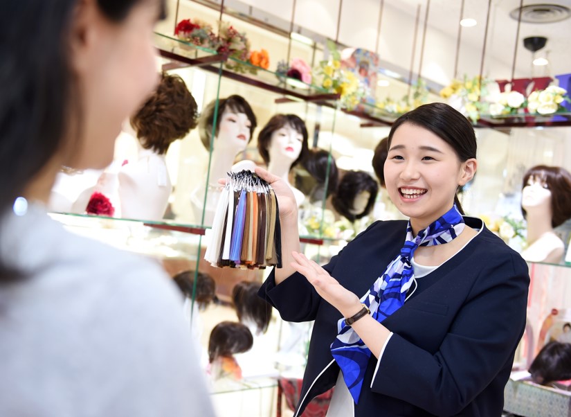 ウィッグアドバイザー（販売職）サムネイル