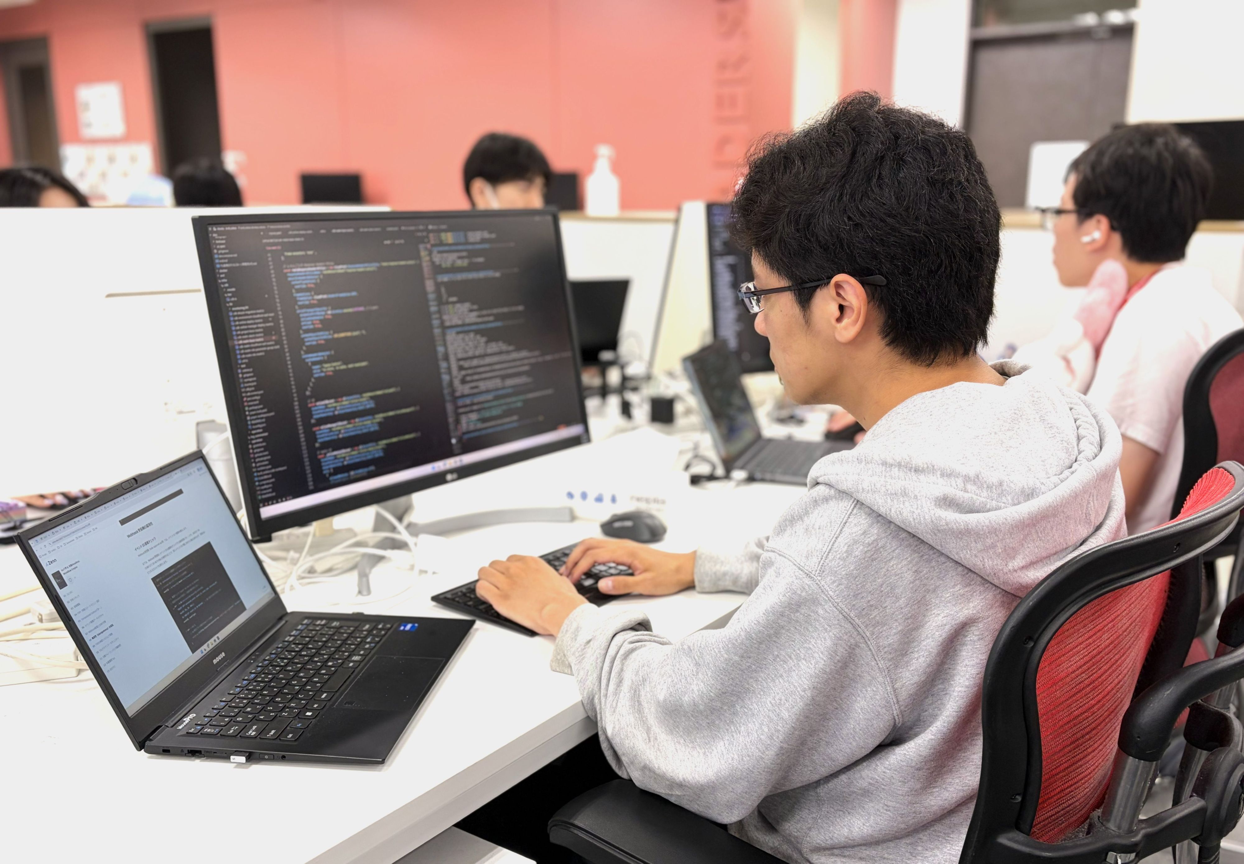 完全自社開発のフルスタックエンジニア◆技術好きが集まる会社／本選考サムネイル