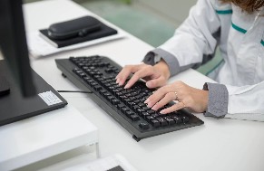 企画・事務系の日常業務における 課題を題材としたグループワークサムネイル