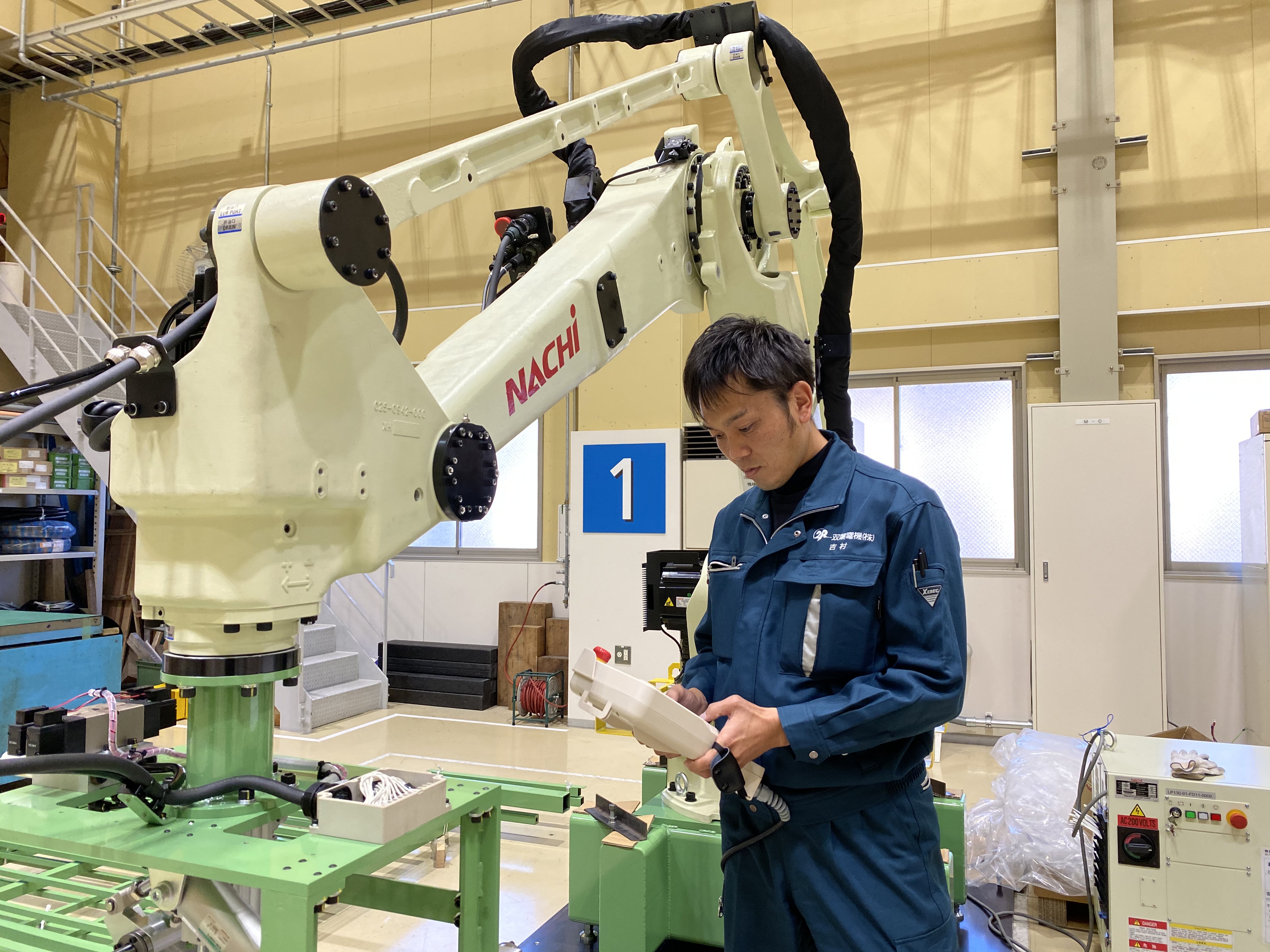 【技術職】FAシステムの設計・製作｜日立グループ特約店/岡山本社/直行直帰可能サムネイル