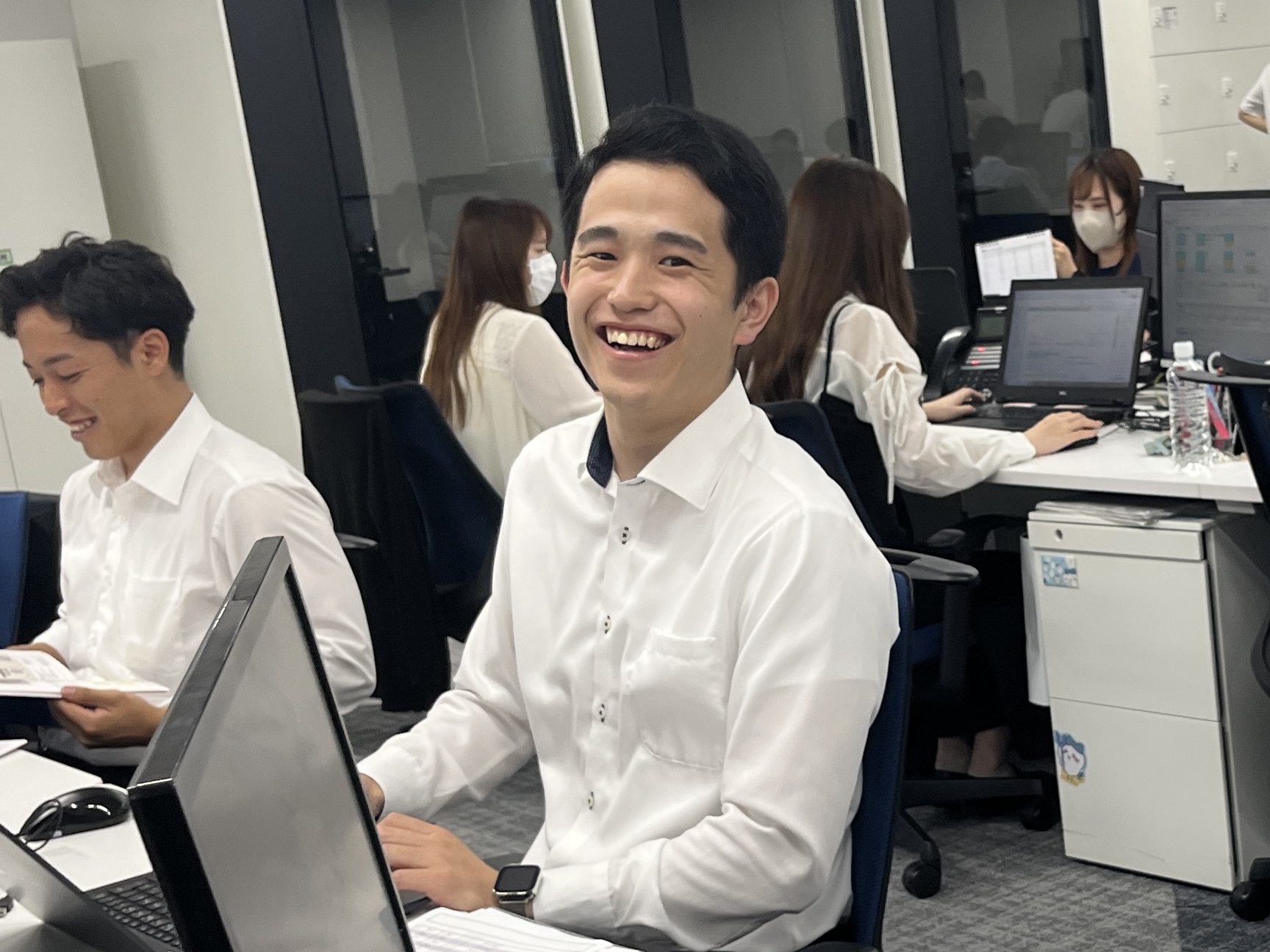 秋葉原勤務◆未経験歓迎！◆幅広い商材から最適なサービス提案◆残業15時間以内サムネイル