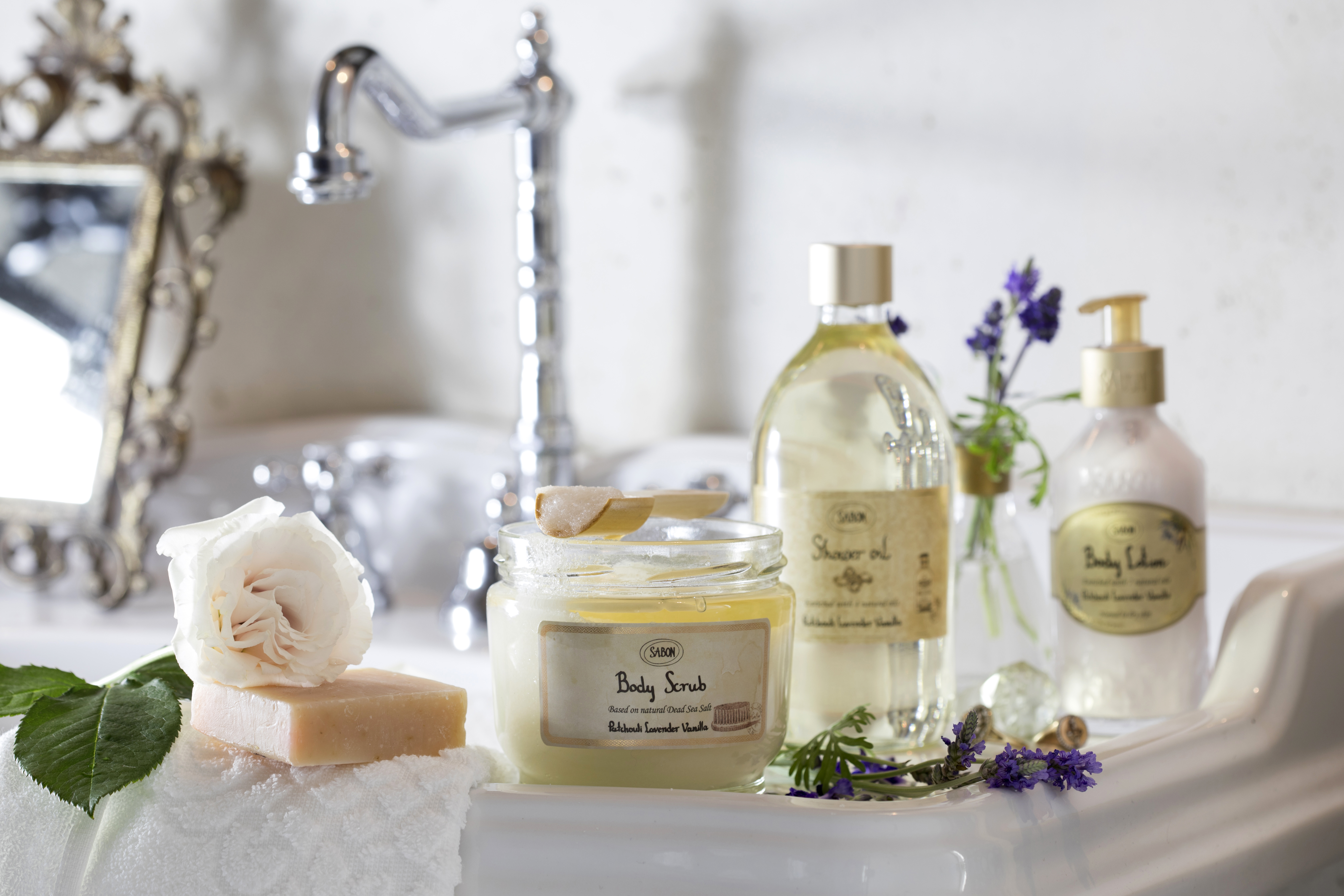 【現在募集は行っておりません】SABON ルミネ荻窪店 ビューティーアドバイザー（契約社員）サムネイル