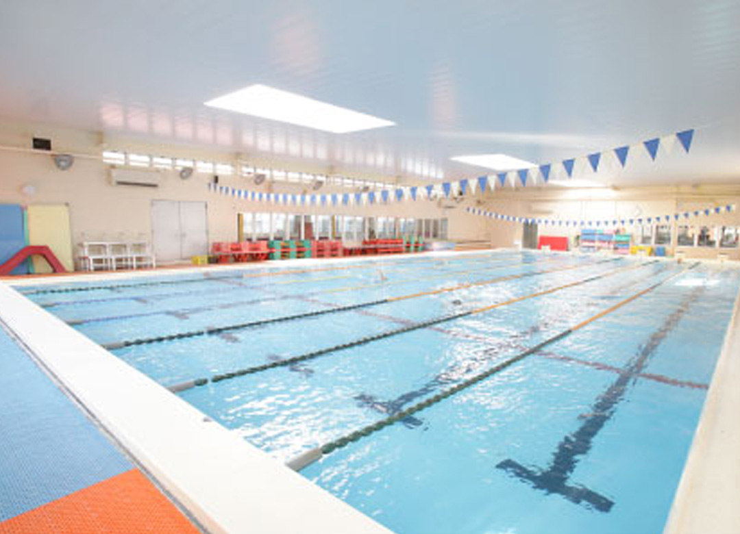 リファラル採用【スイミングコーチ】｜正社員（泉佐野校）サムネイル