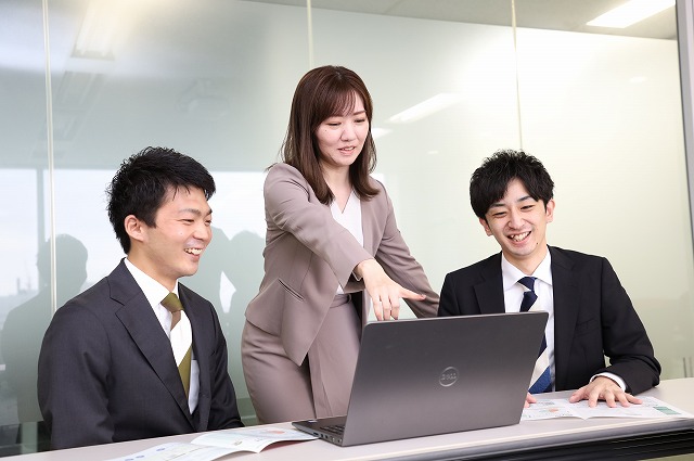 想定年収450万円～600万/東証プライム上場/国内シェア№１パッケージベンダーサムネイル