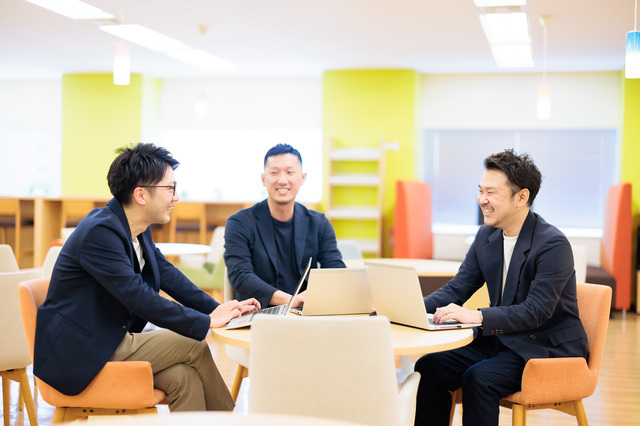 グローバル営業スペシャリストサムネイル