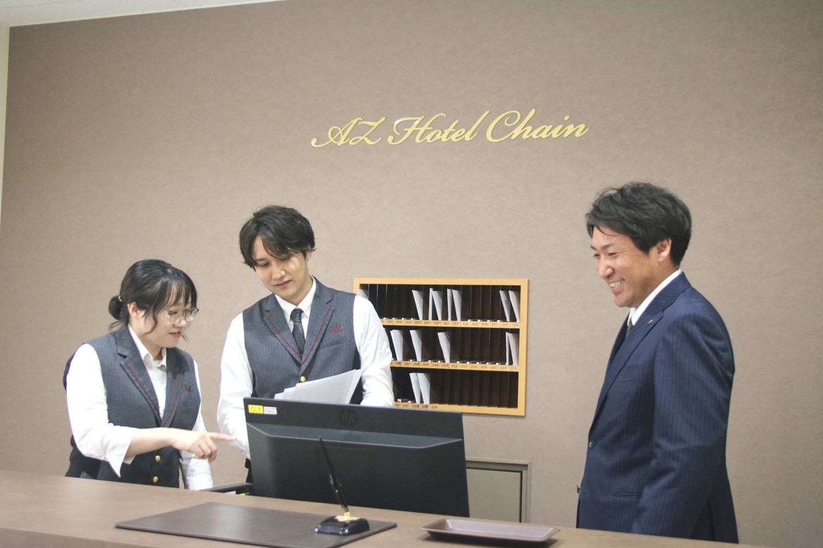  HOTEL AZ 宮崎佐土原店　ホテルフロント飲食スタッフサムネイル