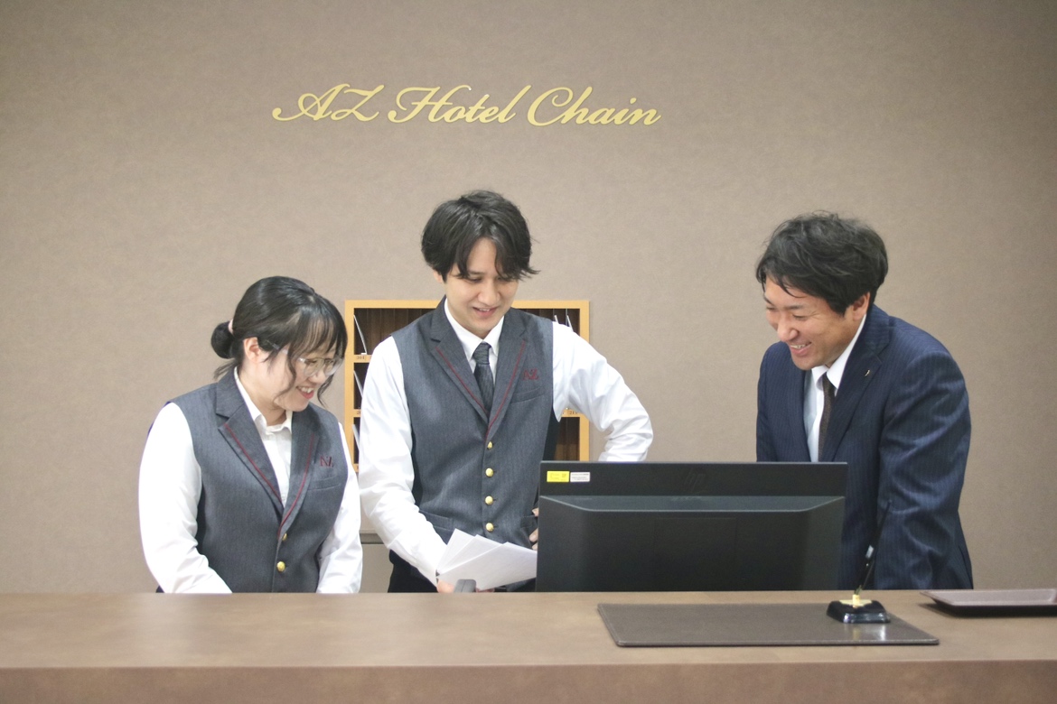  HOTEL AZ 長野佐久IC店　ホテルフロント飲食スタッフサムネイル