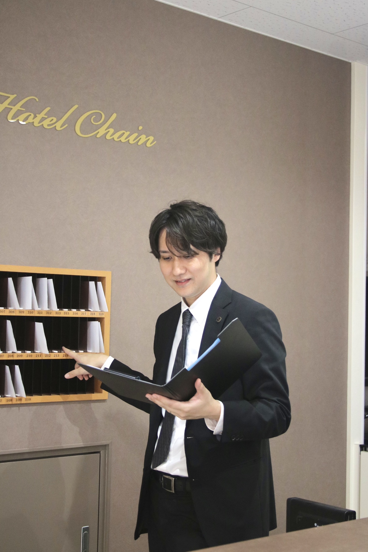  HOTEL AZ 宮崎高鍋店　ホテルフロント飲食スタッフサムネイル