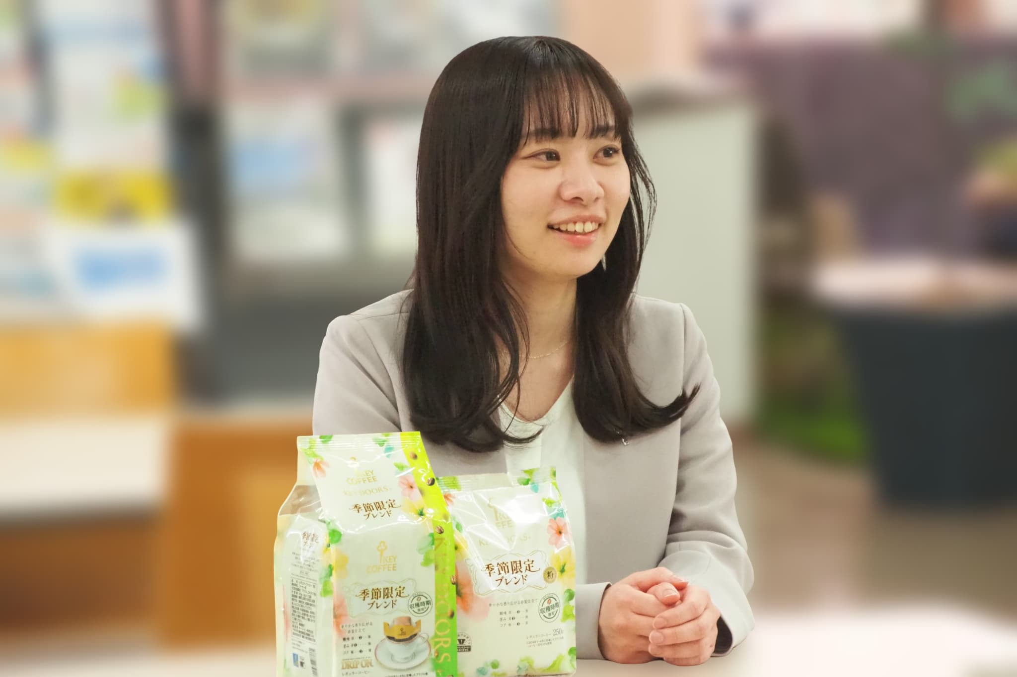 商品開発部門スタッフサムネイル