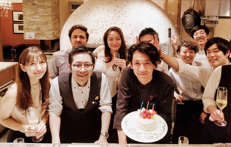 イタリアンレストランのホール担当サムネイル