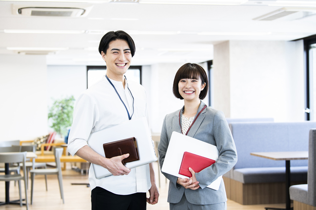 【大阪】コワーキングスペース運営管理者サムネイル