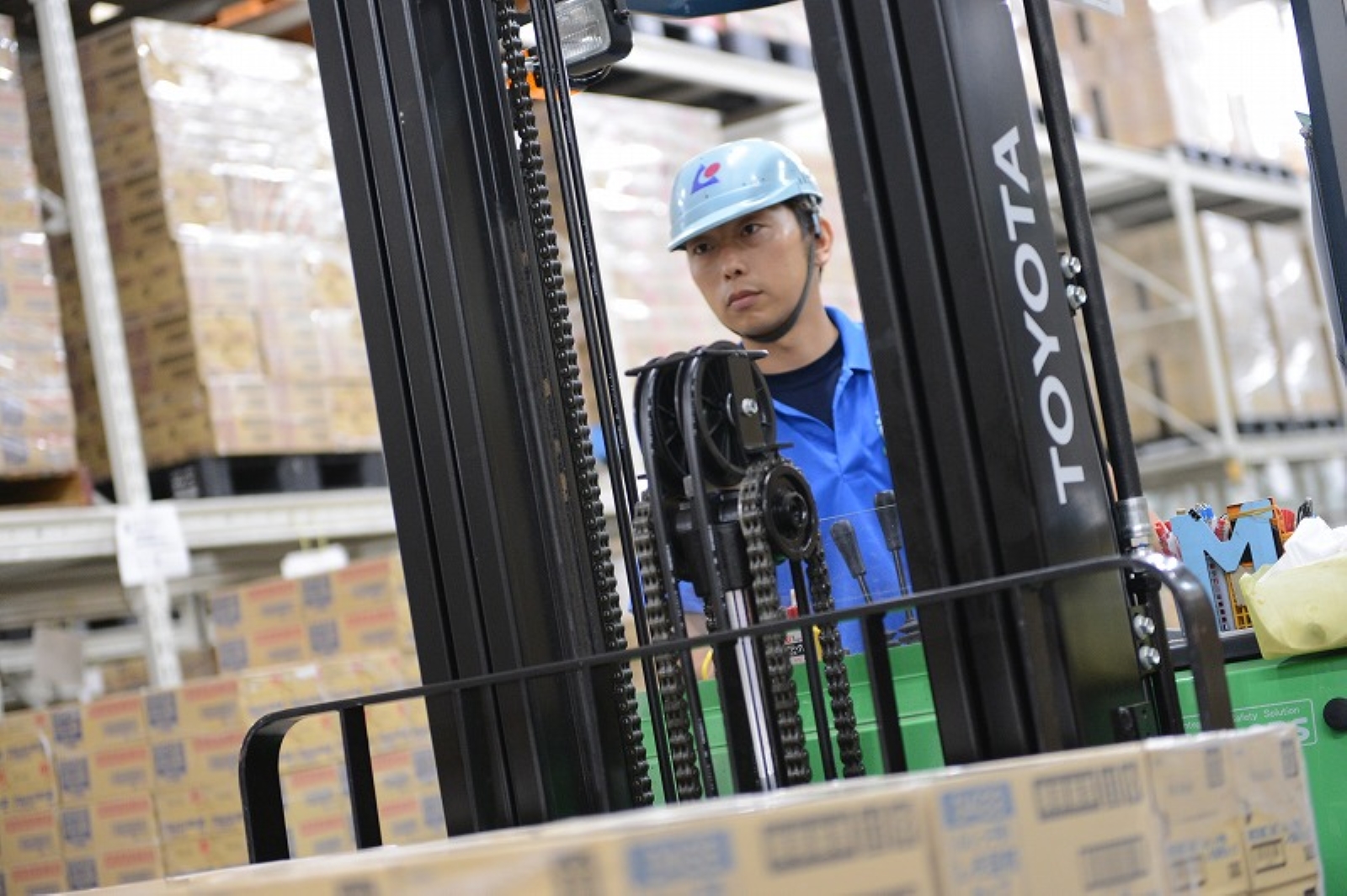 （静岡県焼津市）＜2交代制＞倉庫内の商品管理/年間休日120日/各種手当充実サムネイル