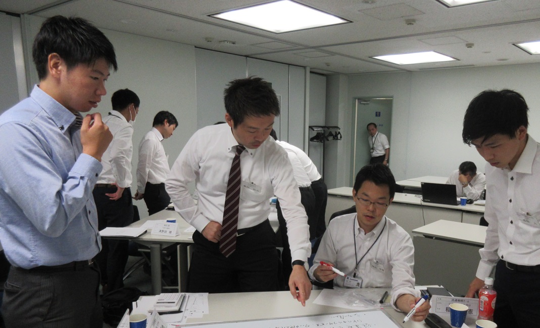 購買部門スタッフサムネイル