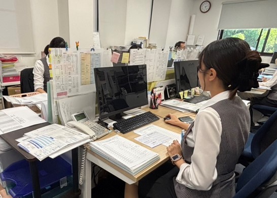 【正社員】経理経験者歓迎!財務部での経理事務(簿記3級以上必須)サムネイル
