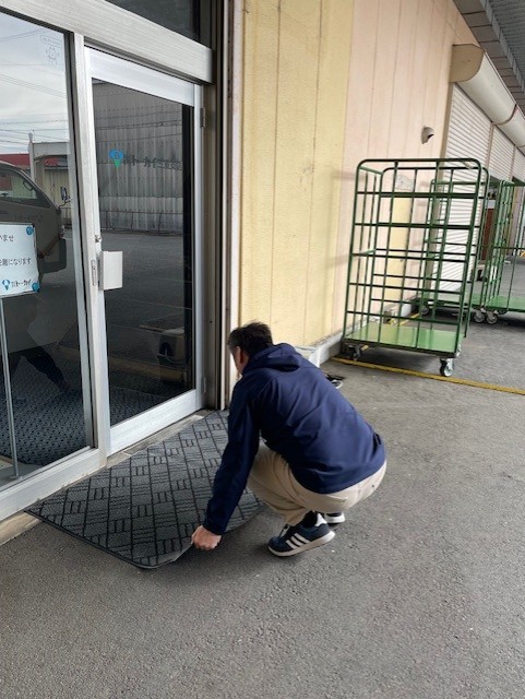 【株式会社トーカイ/三重支店】環境美化用品（マット・モップ）の配送職サムネイル